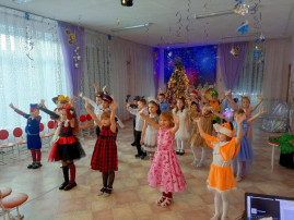 Новогоднее веселье Новогоднее веселье.